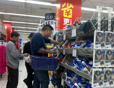 觸覺驅動消費 超市中塑料制品的感官營銷策略